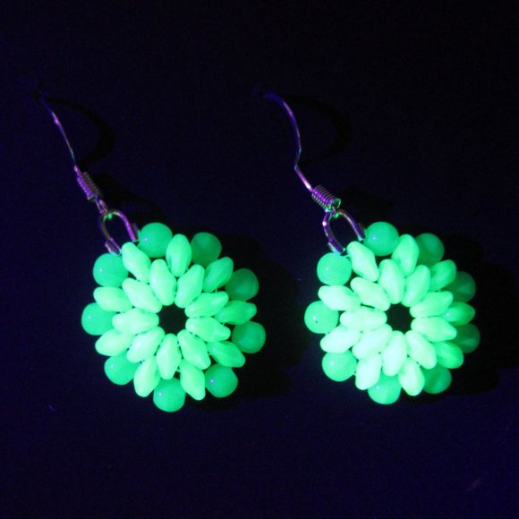 Handstitched Uranium Glass Flower earrings - Picture 11 of 11